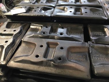 GUỐC XÍCH MÁY TRẢI NHỰA VOGELE, DEMAG / RUBBER TRACK PADS FOR VOGELE, DEMAG