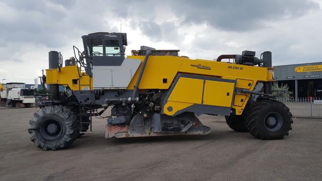 MÁY CÀO BÓC MẶT ĐƯỜNG NHỰA / ASPHALT MILLING MACHINE