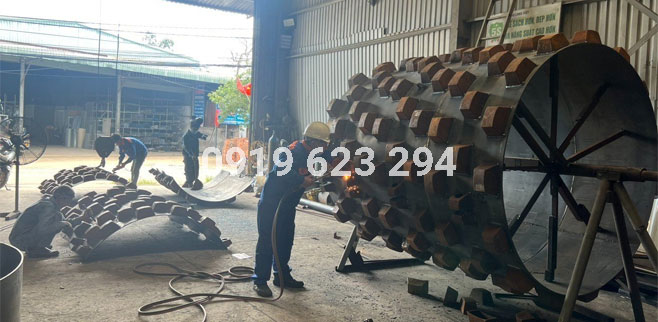 CTY TNHH MÁY XÂY DỰNG & PHỤ TÙNG XUYÊN VIỆT